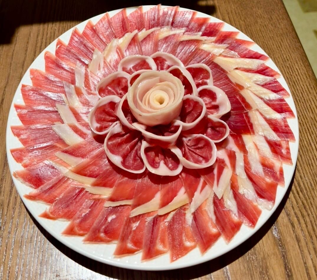 Rosa de jamón ibérico, diseño de Mimi_Mayalde